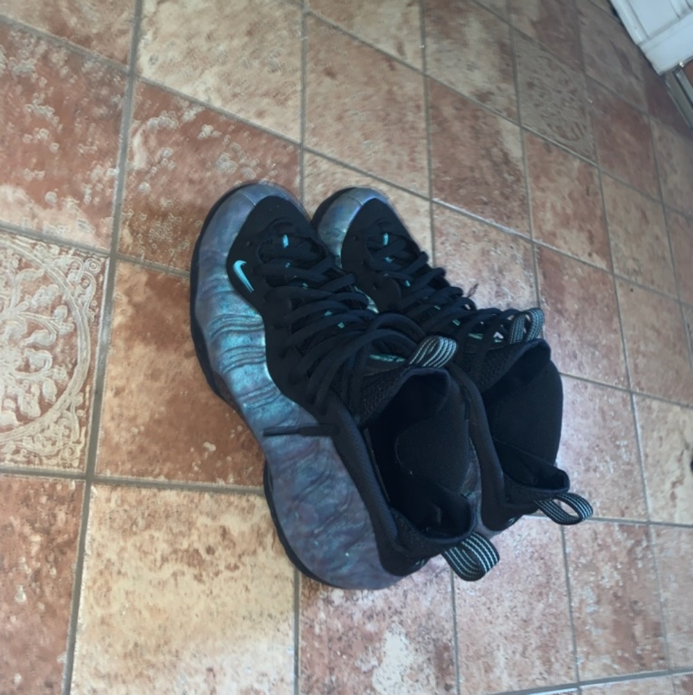 Sneakers - Picture 2 of 3